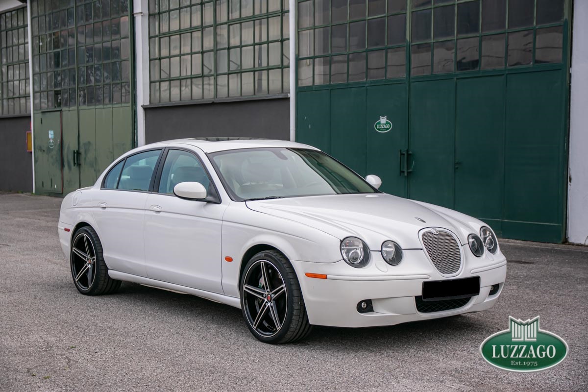 Jaguar SType R 4.2 Supercharged auto d'epoca in vendita da Luzzago 1975